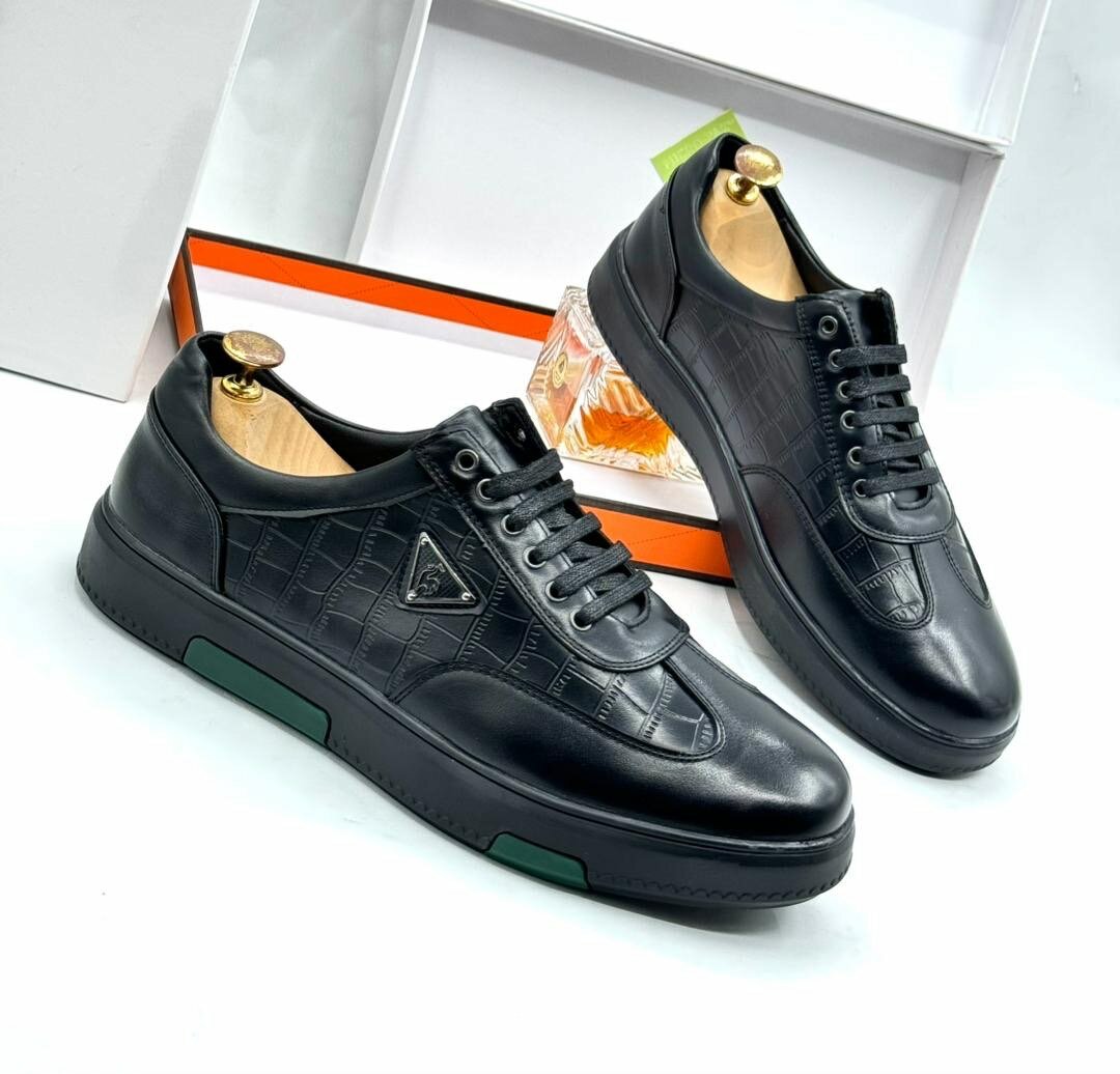 PRADA CLASSIC WEAR