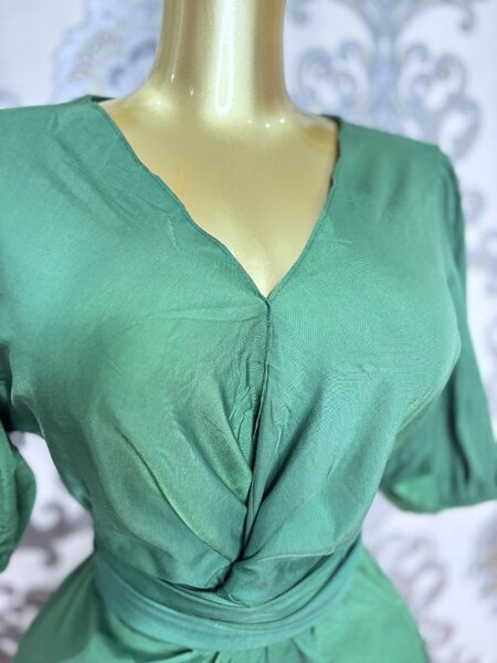 Robe Élégante Verte Noeud