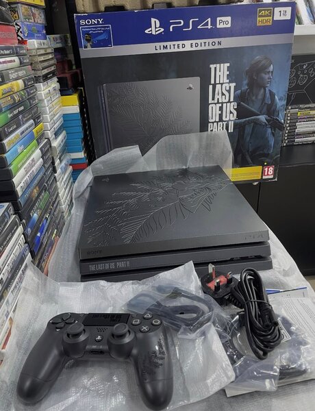 Console PS4 Pro Édition Limitée