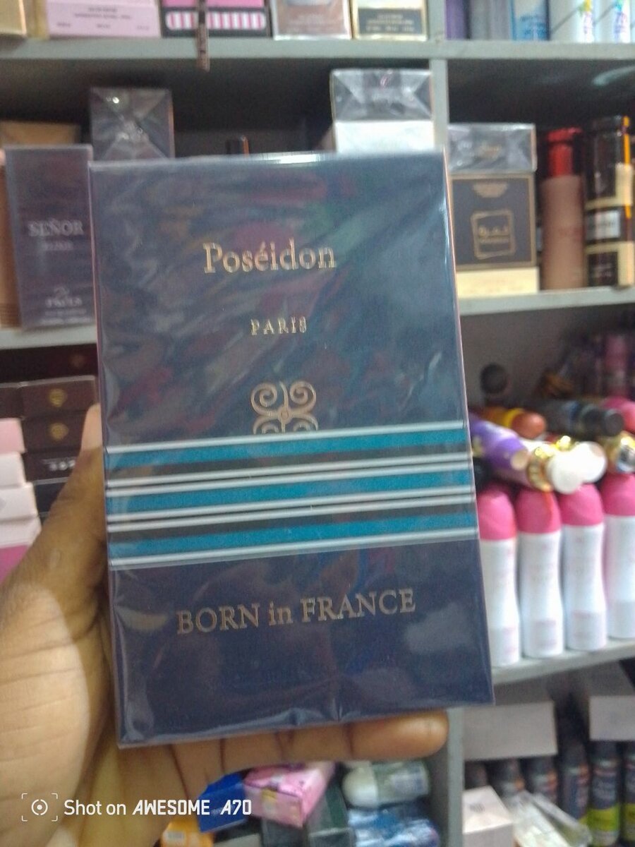 Poséidon Born in France