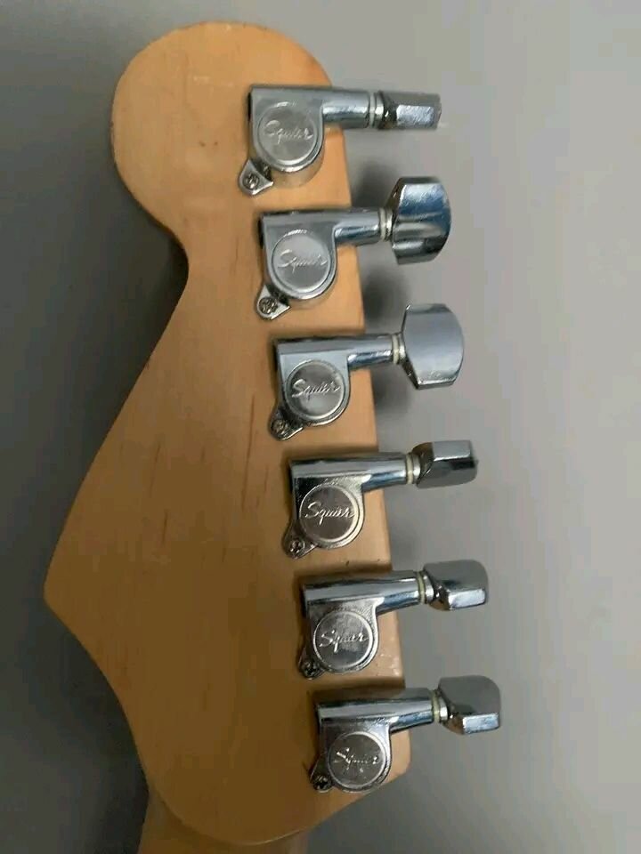 Guitare électrique Fender Squier