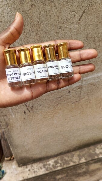 All kinds of perfumes into 3ml