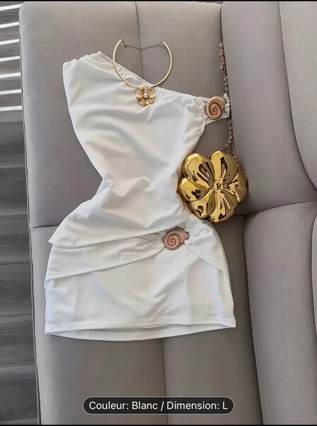 Robe Blanche Épaule Dénudée