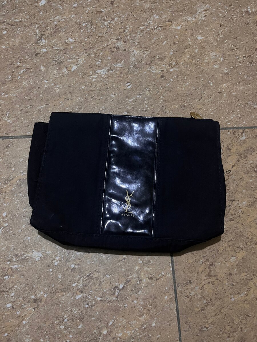 Pochette à motifs colorés