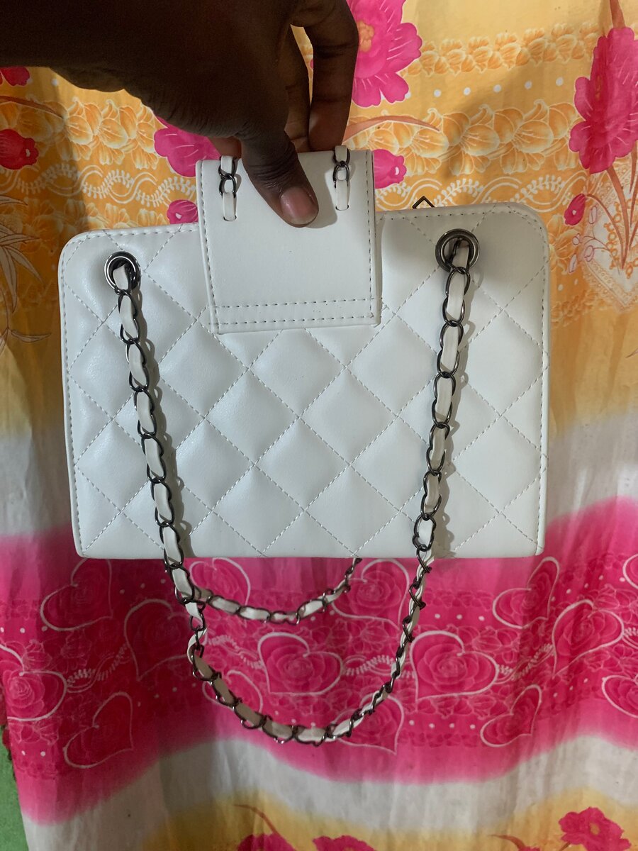 Sac blanc matelassé chic