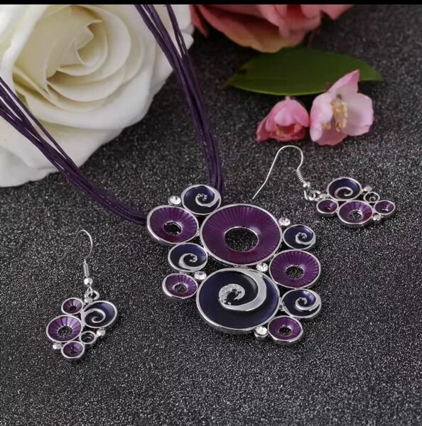 Purple necklace and earrings set