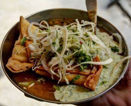 Allu Samosa with 3 chatnies