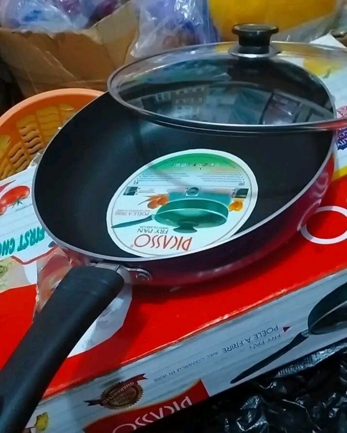FRYING PAN WITH GLASS LID