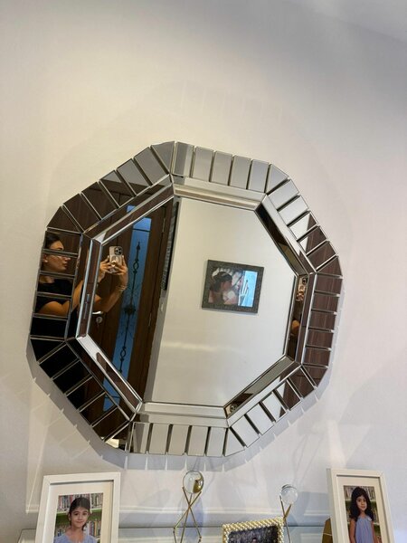 Miroir hexagonal décoratif