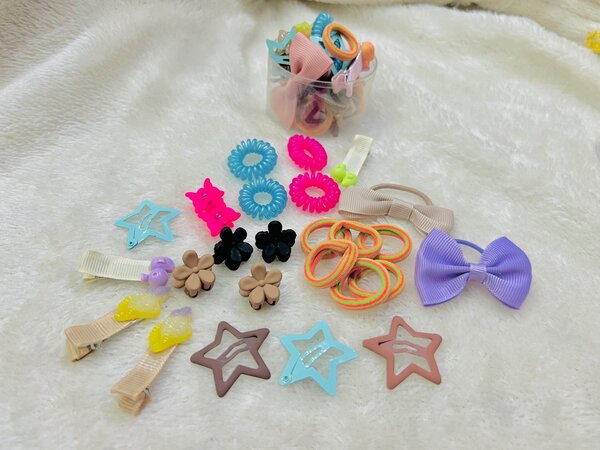 26 pieces hair accessories for girls with box.