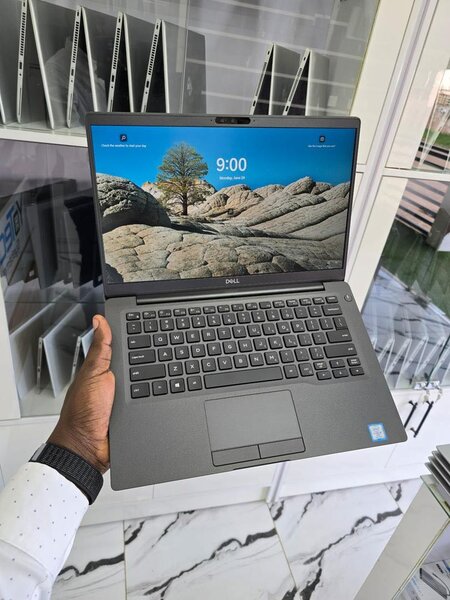 Dell Latitude 7400