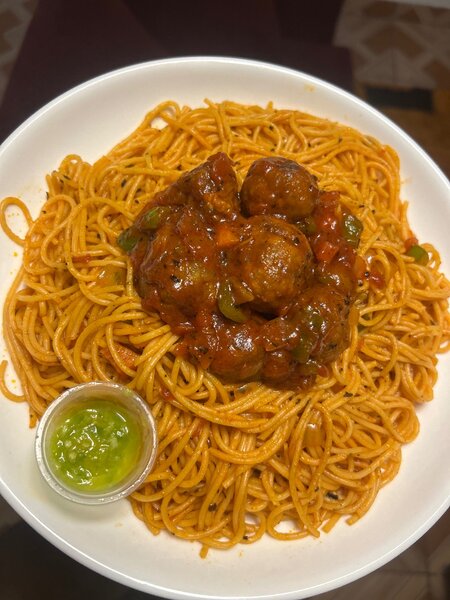 Spaghetti aux boulettes savoureuses