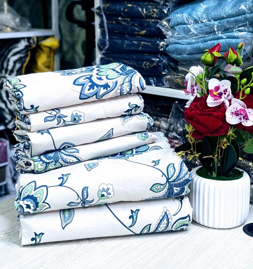 set includes 2 bedsheets and 4 pillowcases