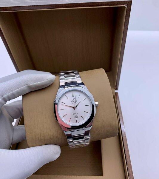 Montre homme élégante en acier