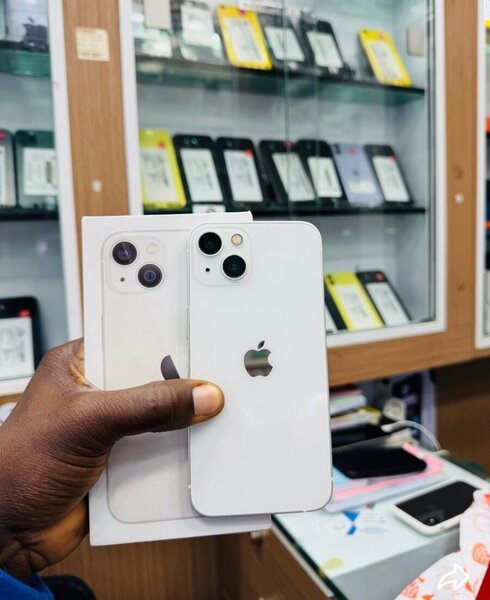 iPhone 13 simple