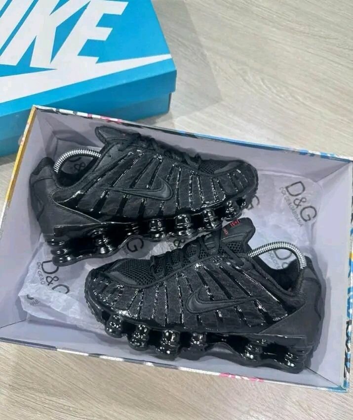Baskets Nike Shox modernes