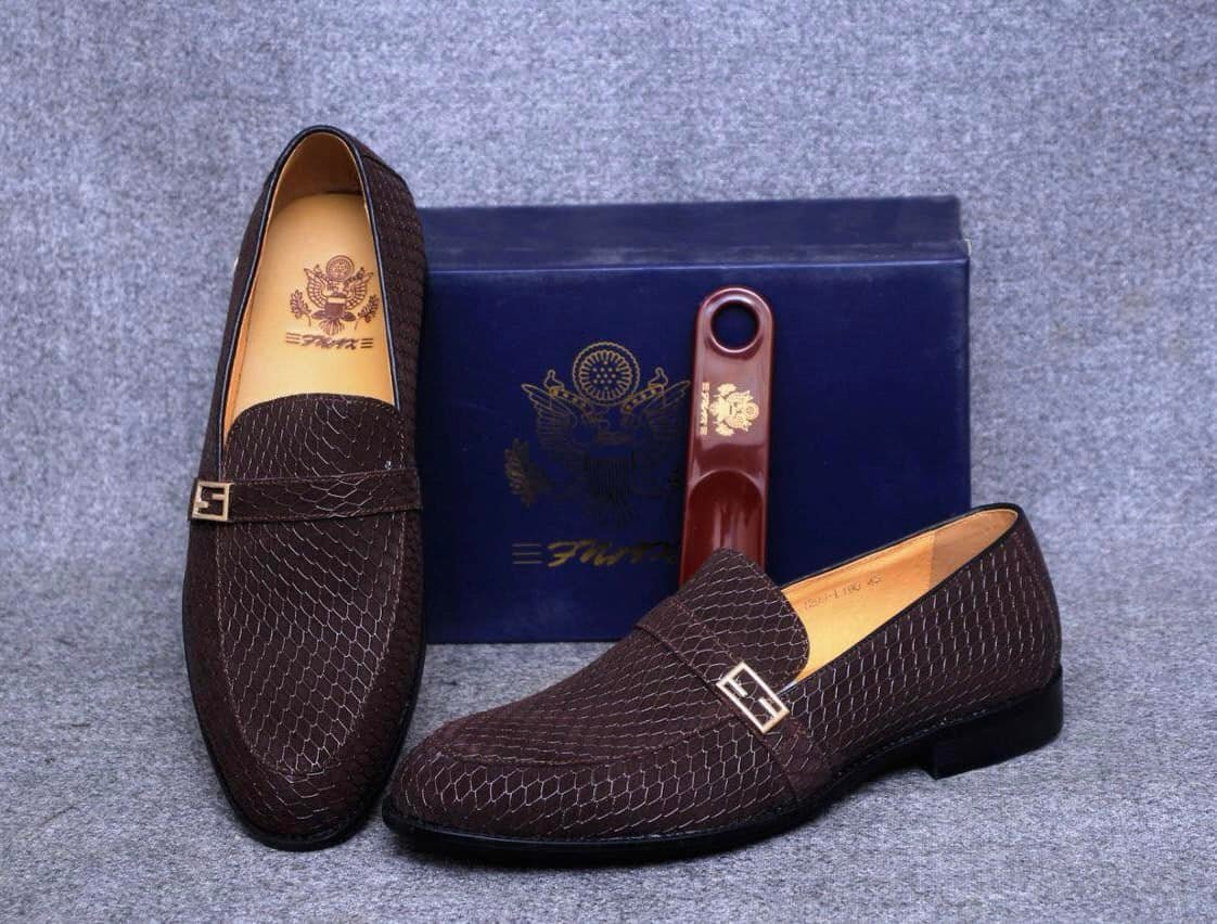 Les chaussures 100% cuir véritable