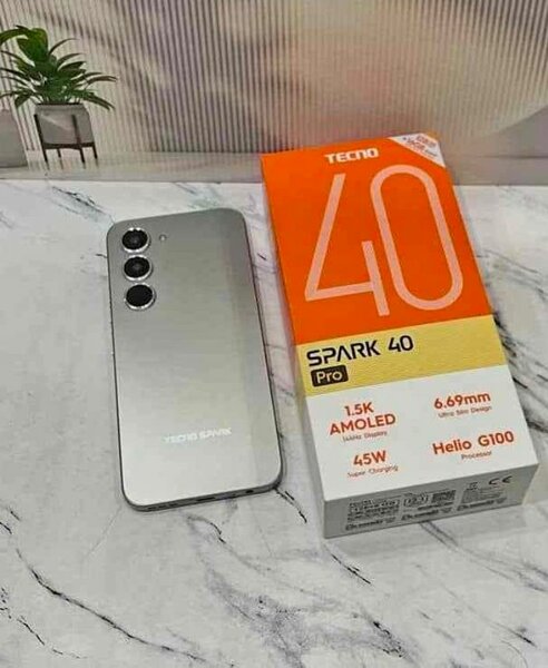 Tecno Spark 40 Pro Smartphone Débloqué