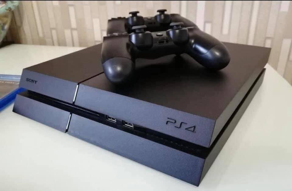 PS4 FAT +13JEUX +2Manettes