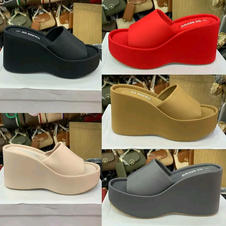 Sandales compensées élégantes