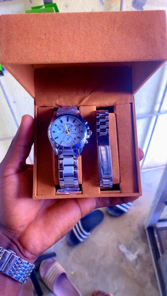 Montre-bracelet en acier