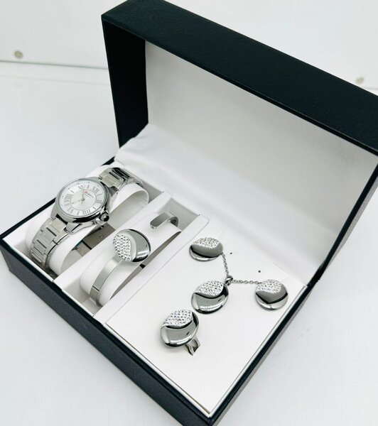 Coffret Montre et Bijoux Élégant