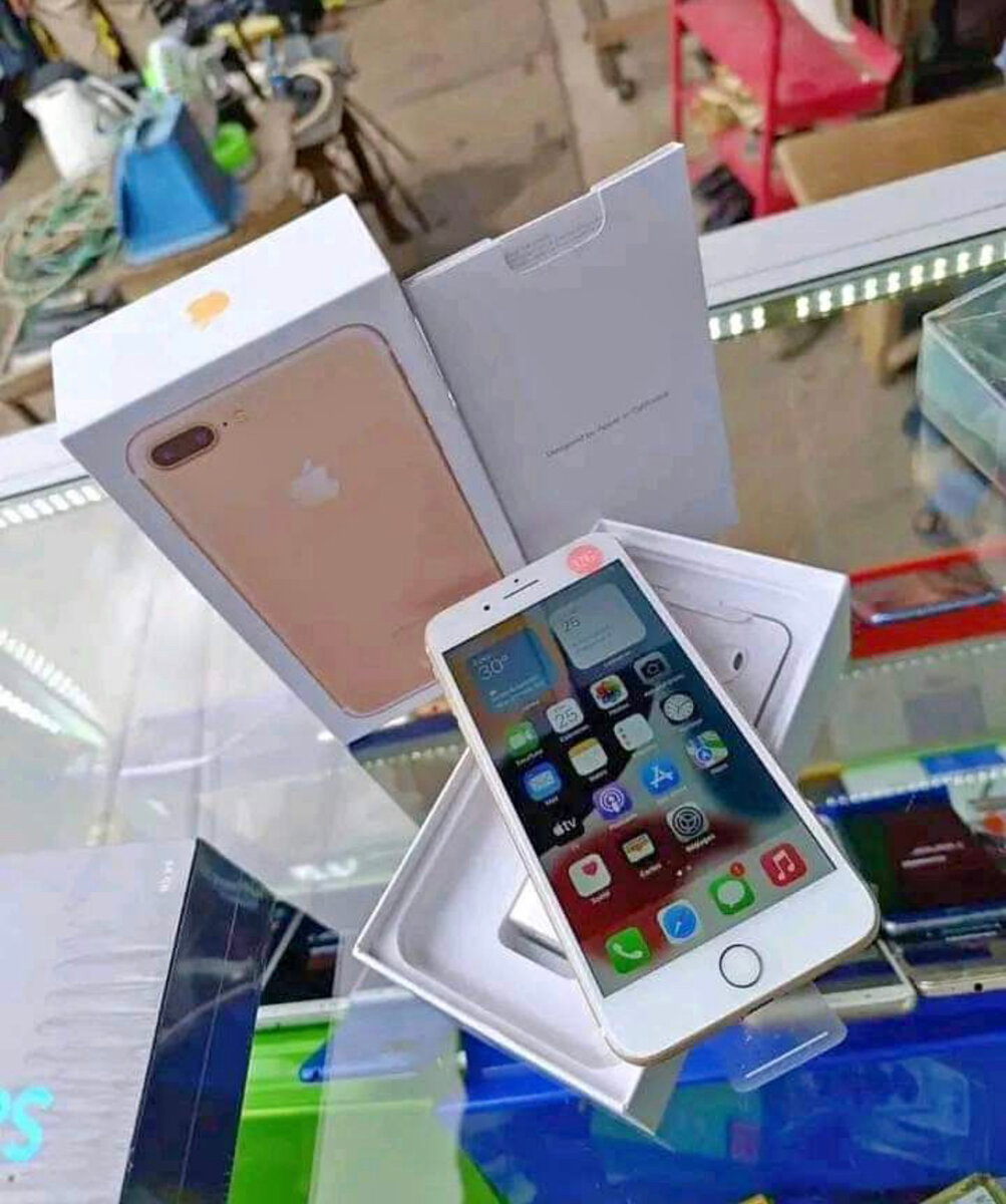 iPhone 7 Plus Or 64Go