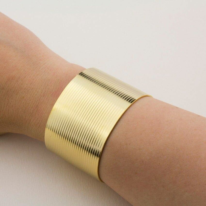 Bracelet manchette doré élégant