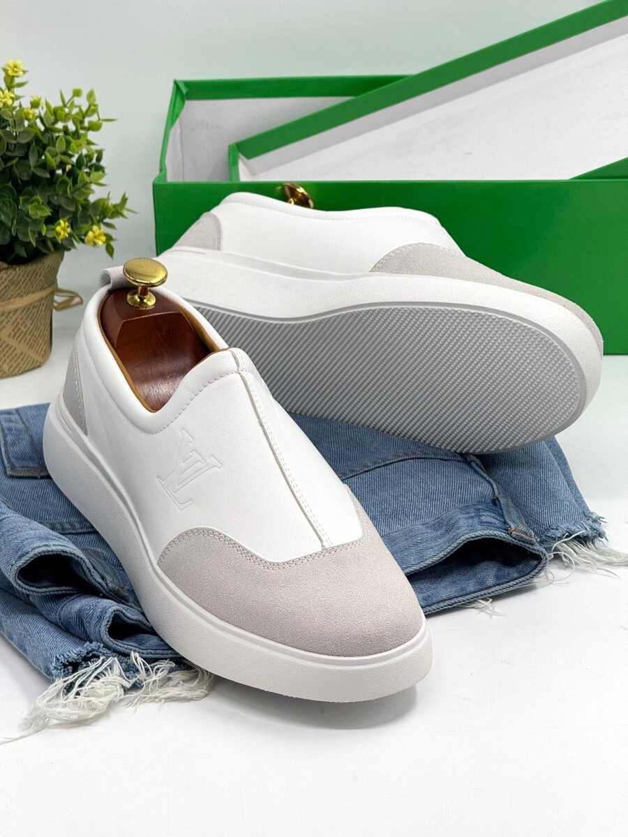 LOUIS VUITTON EASY WEAR ALL WHITE