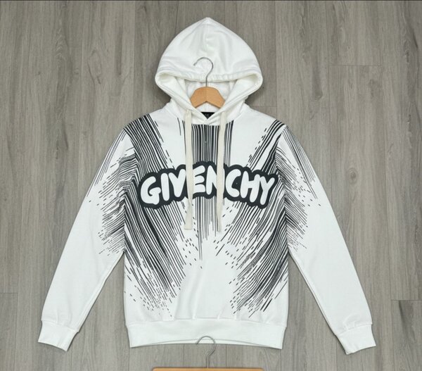 Sweat à capuche tendance