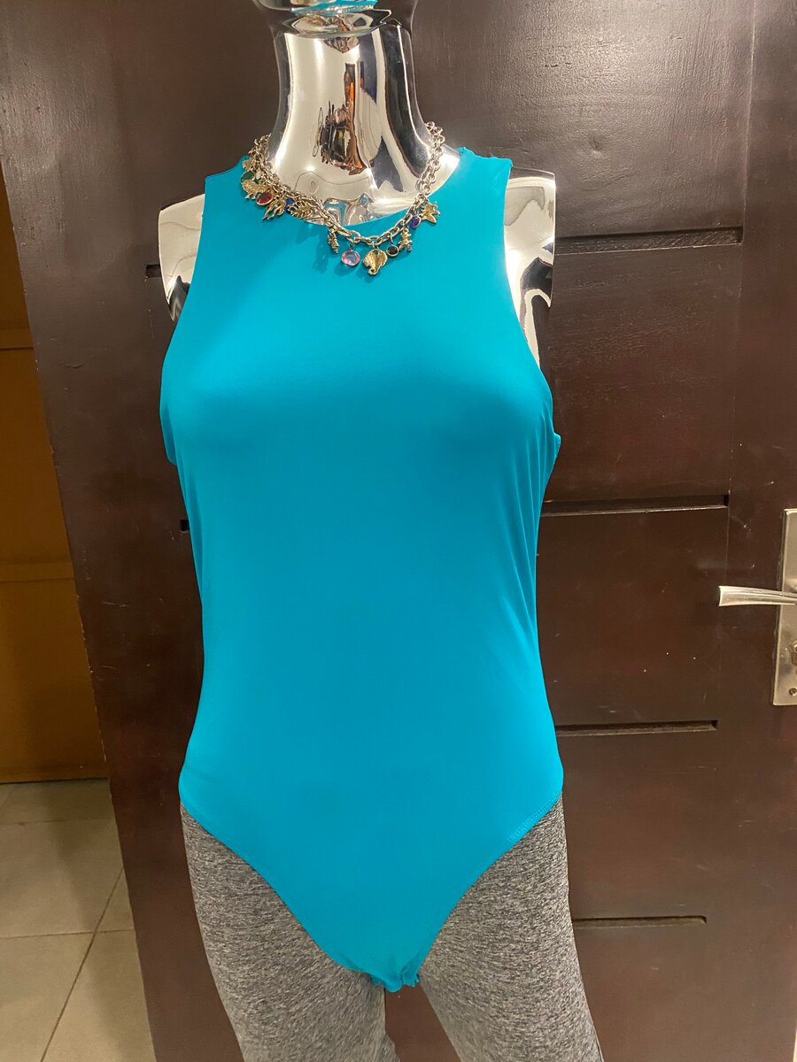 Body féminin élégant