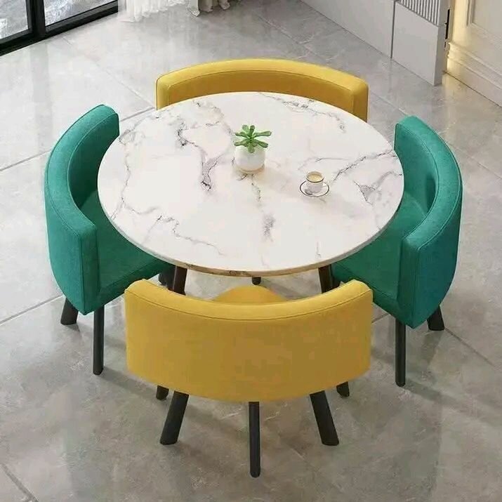 Ensemble Table et Chaises Moderne