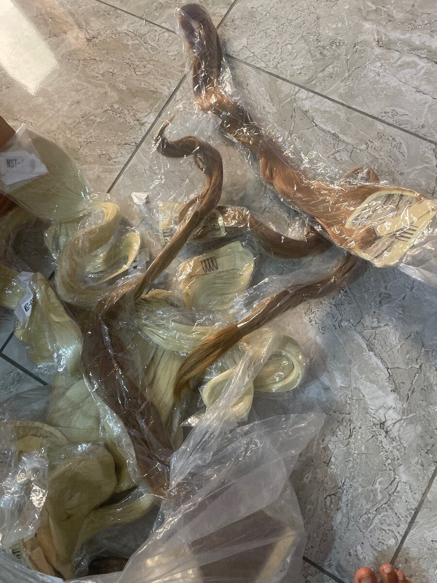 Perruque queue de cheval lisse