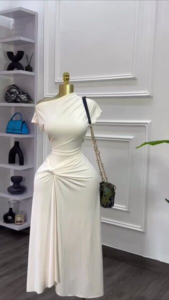 Cute white dress, inpso fir court weddings