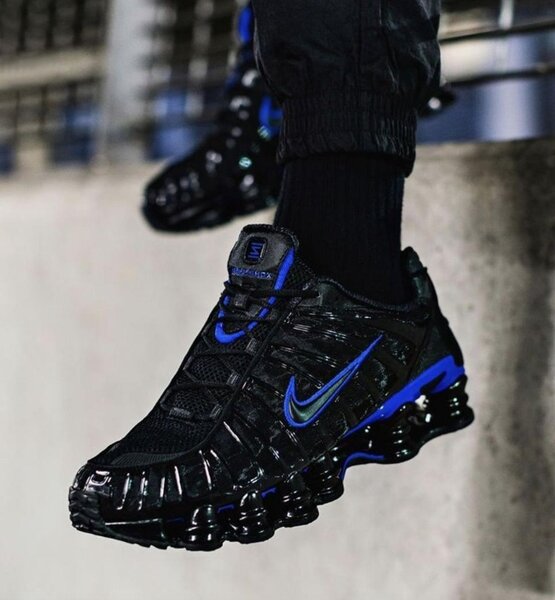 Sneakers de course noires et bleues