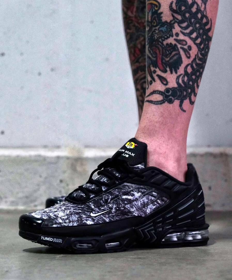 NIKE TN AIR MAX PLUS 3 ( dans carton)
