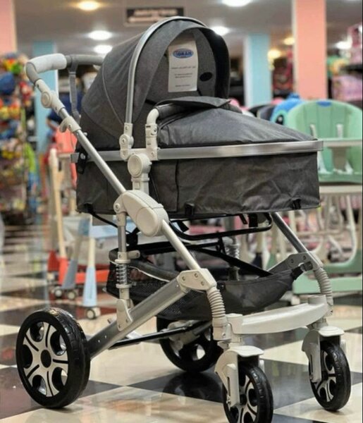 Poussette multifonction élégante