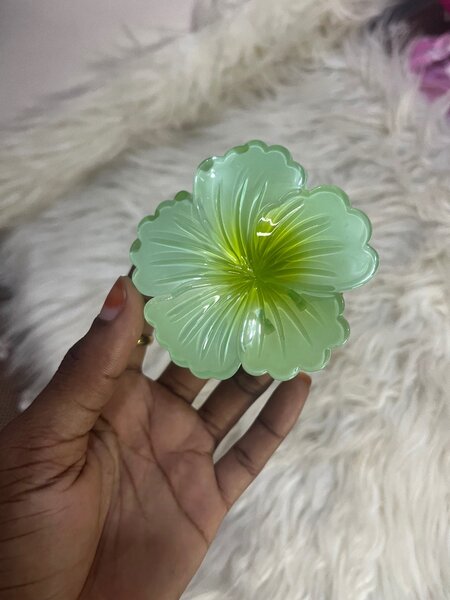 Pinces à cheveux florales colorées