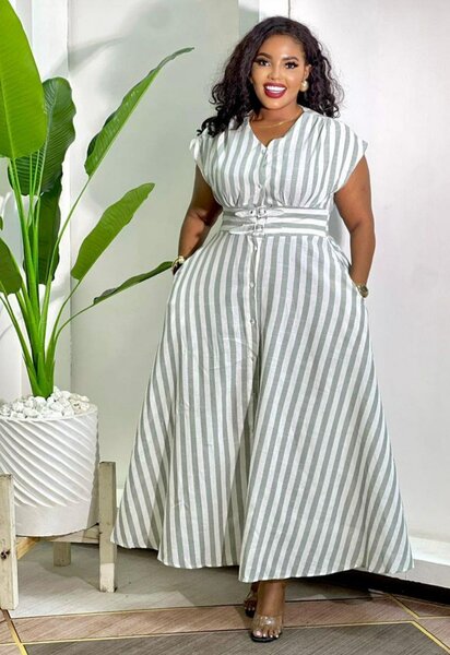 Robe Maxi Rayée Élégante