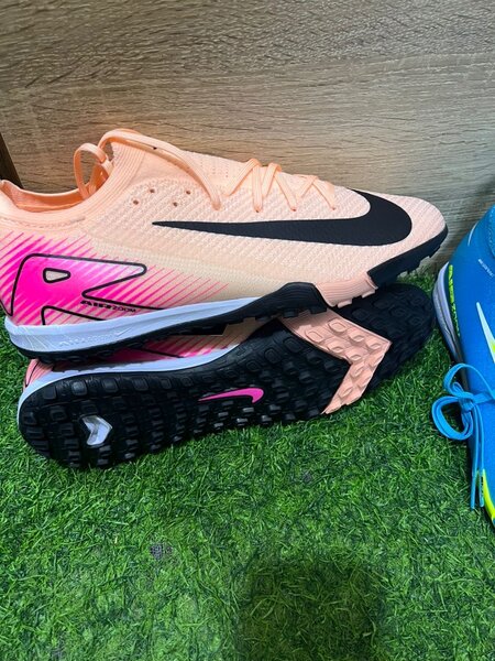 Chaussures de Football Dynamiques