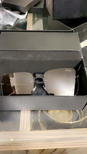 Dior, Dior, Louis Vuitton