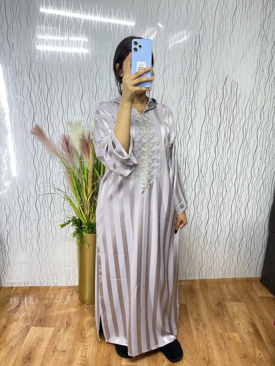 Abaya élégante longue rayée