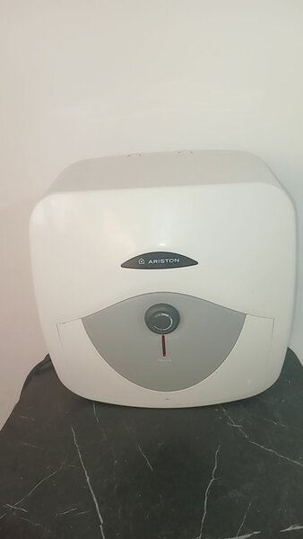 Chauffe-eau Ariston compact