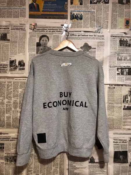Sweat-shirt gris unisexe "Buy Economical"