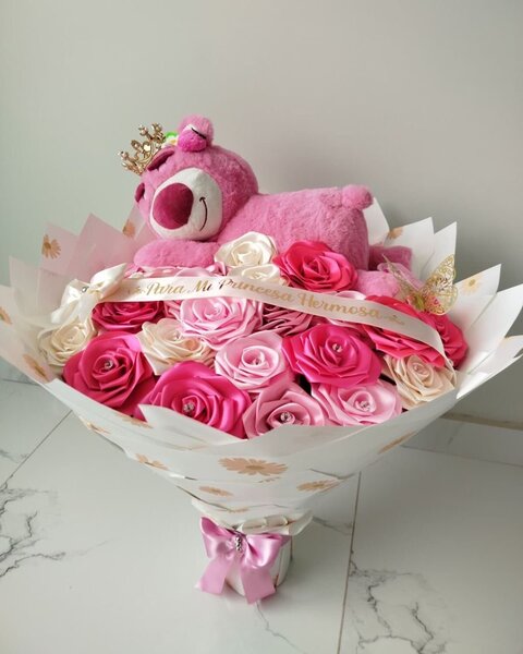Bouquet de Roses en Peluche