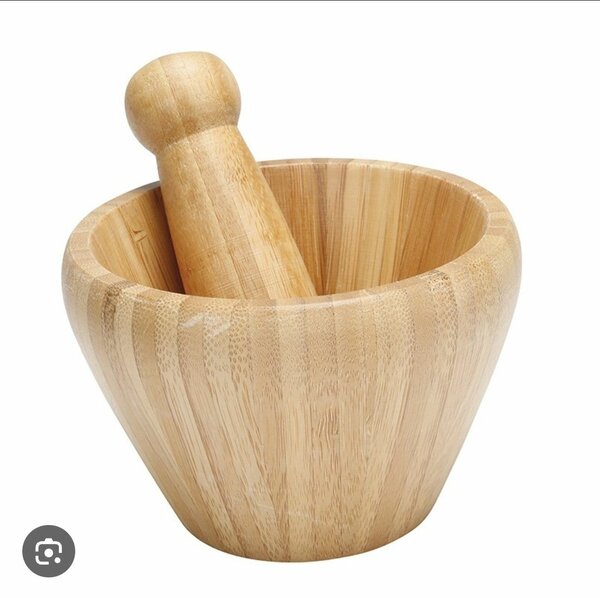 Mortier et pilon en bois