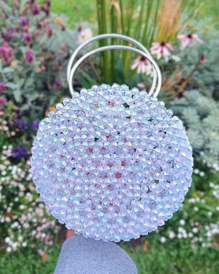 Sac rond perles élégant