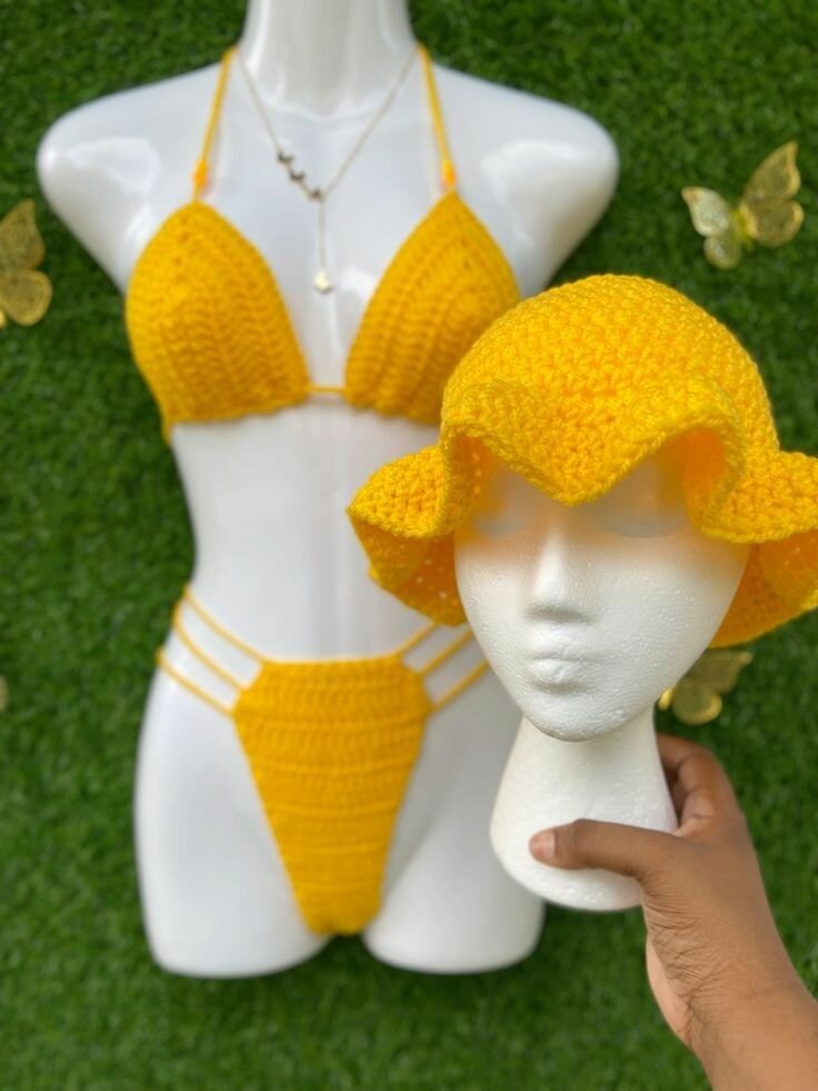 Crotch bikini with hat