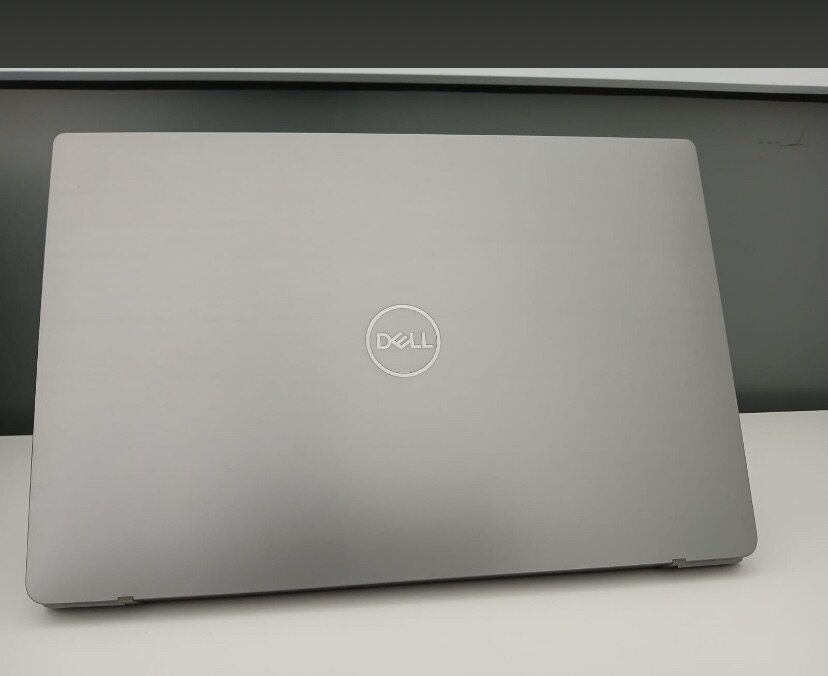 GH¢4000 DELL LATITUDE 7300 Silver i5 || 16GB RAM || 256GB SS