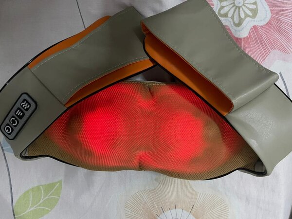 Massager of neck kneading